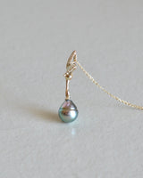 ハチドリと宝物　チャーム　タヒチ真珠