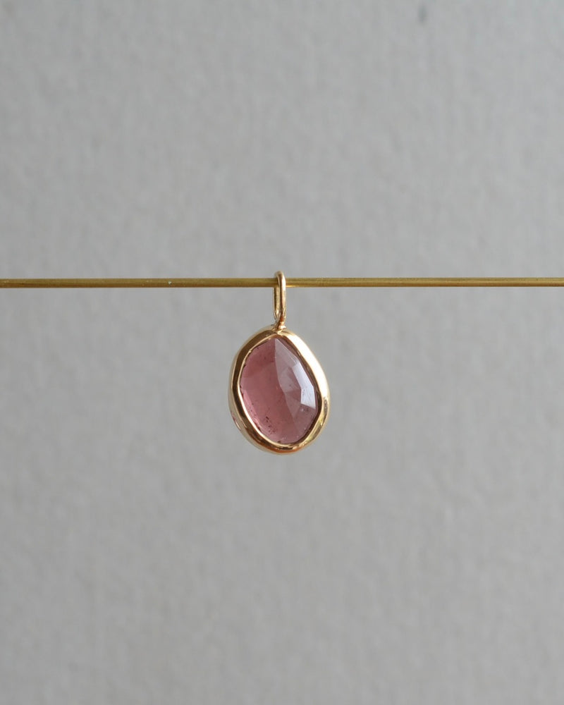 オアシス チャーム　トルマリン　ワインレッド