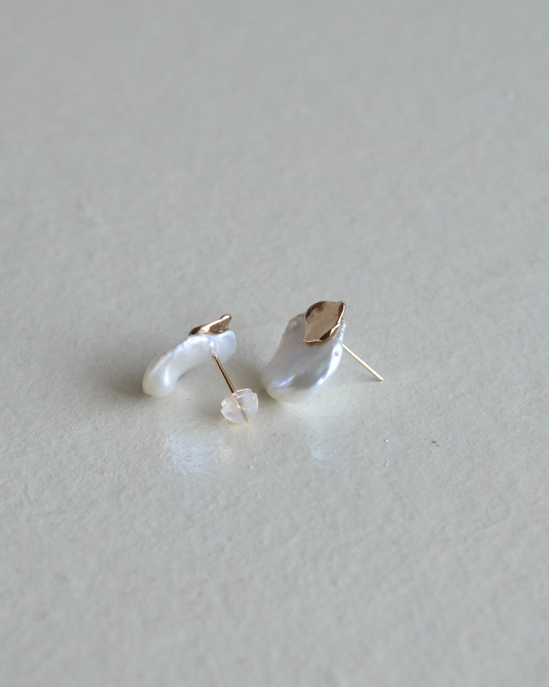 花びら ピアス