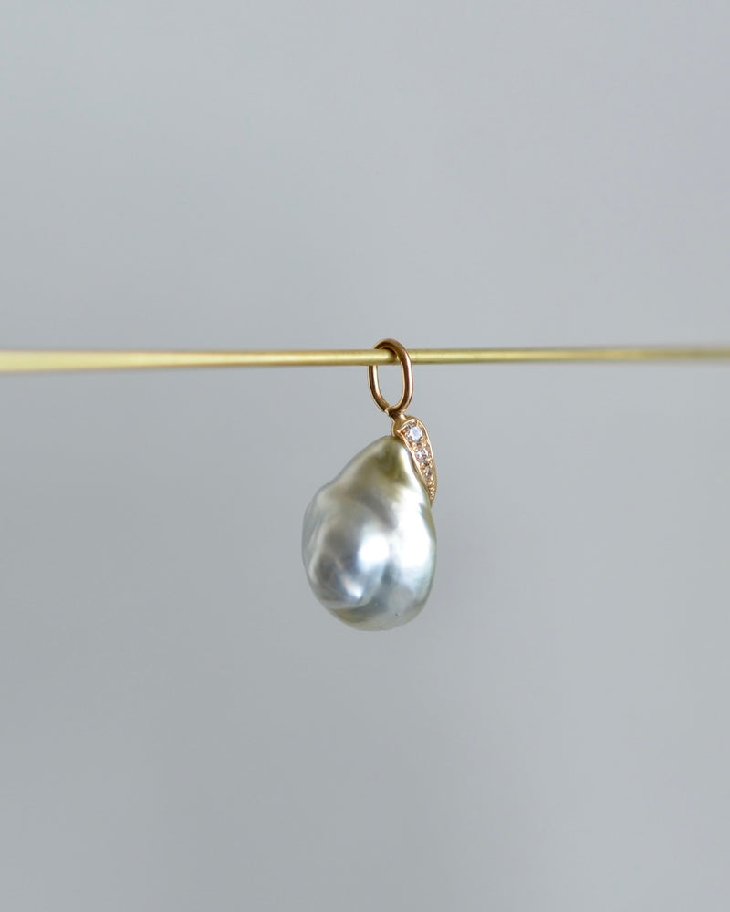 オアシス チャーム　南洋真珠　ドロップ　