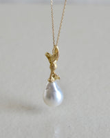 ハチドリと宝物　チャーム　ポピー南洋真珠