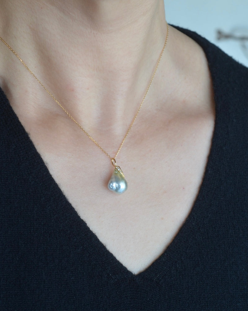 オアシス チャーム　南洋真珠　ドロップ　