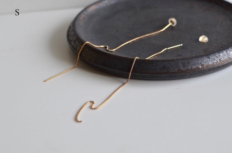 金の糸 ピアス