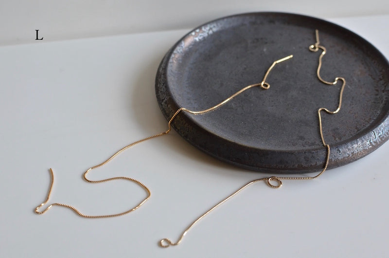 金の糸 ピアス
