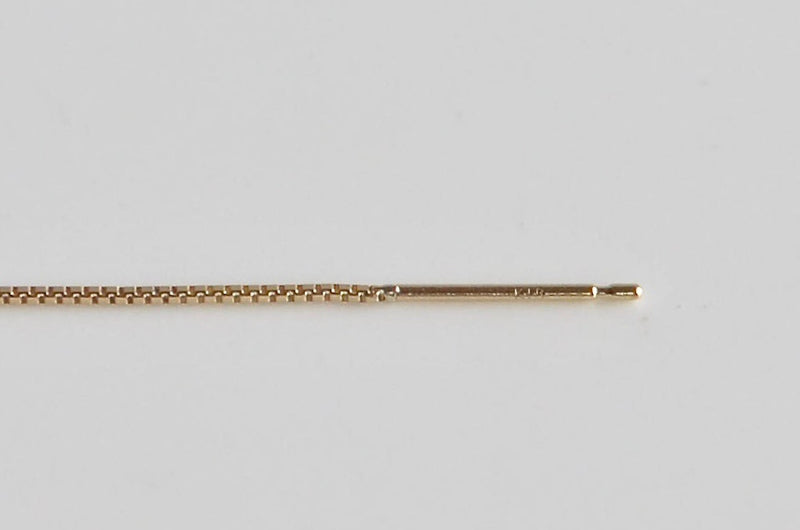 金の糸 ピアス