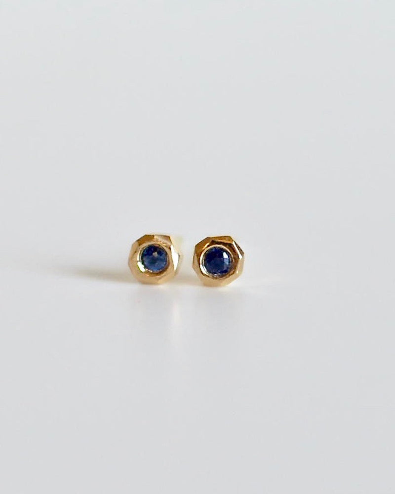 小石サファイア ピアス