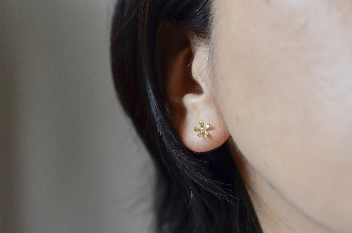 クアラントット Jasmine Mini ジャスミン ミニ ピアス 片耳 IMG_4114.jpg?v=1720198763