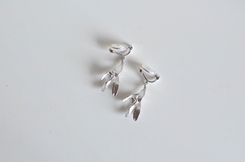 ヤドリギ ピアス
