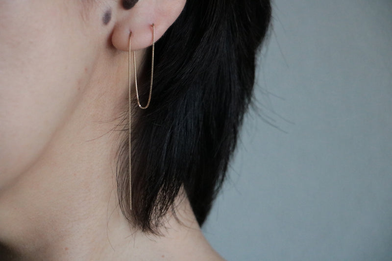 金の糸 ピアス