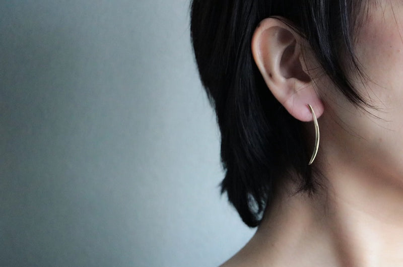 三日月 ピアス